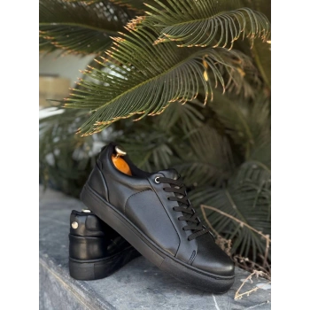 KB-BX1  Kuback Siyah Cilt Yüksek Siyah Taban Günlük Erkek Ayakkabı