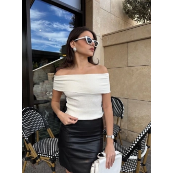 Madonna yaka sıfır kol bluz