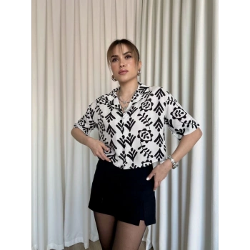 Siyah beyaz baskılı crop gömlek