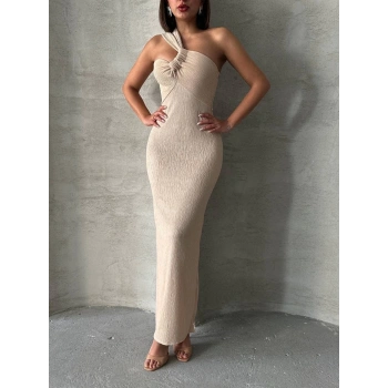 Tek omuz pliseli elbise