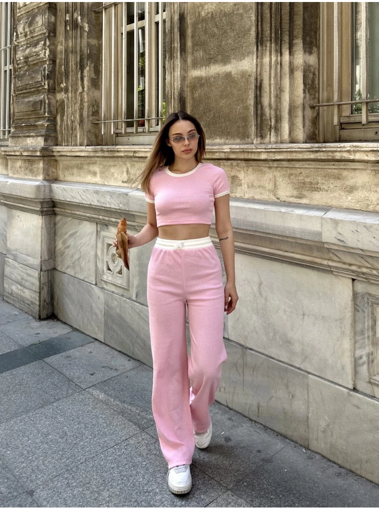 Crop pantolon biyeli takım pembe