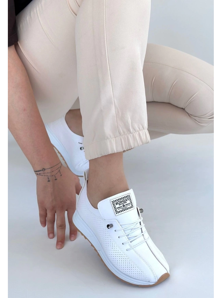 Fiert Beyaz Cilt Bağcıklı Spor Ayakkabı