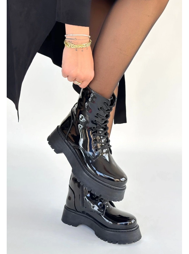 Jonni Siyah Rugan Bağcıklı Bot