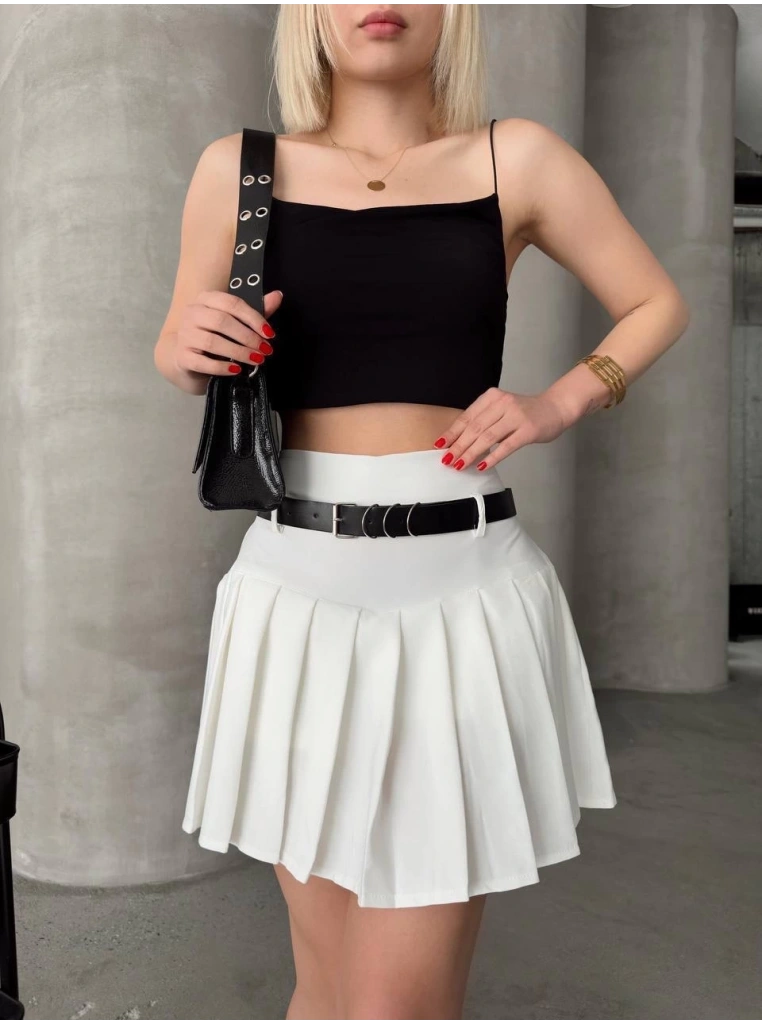 Kemerli piliseli şort etek beyaz s25305