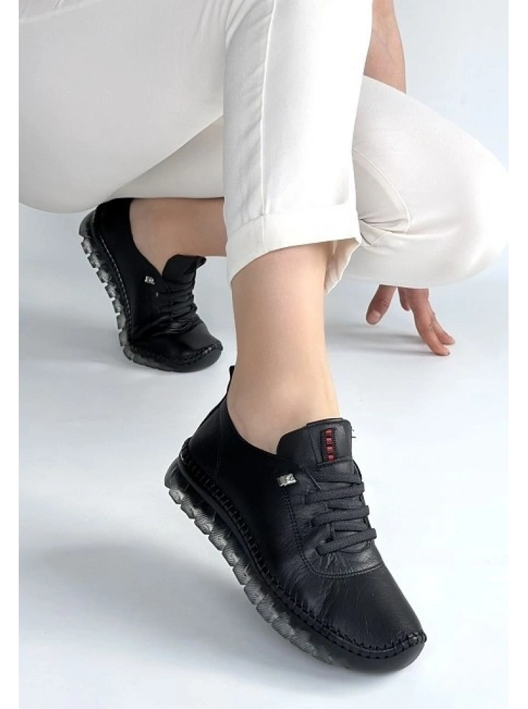 Kitta Siyah Deri Bağcıklı Spor Ayakkabı