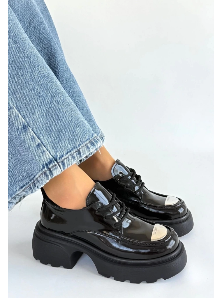 Kiya Siyah Rugan Dolgu Topuk Oxford Ayakkabı