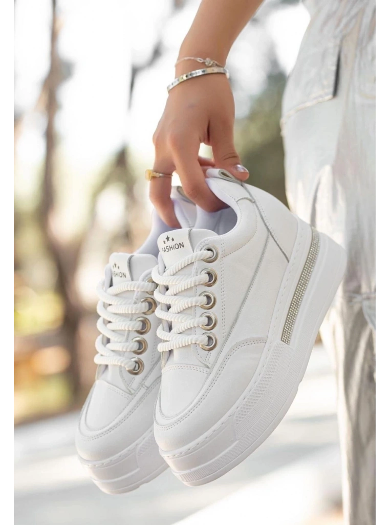 Lulu Beyaz Cilt Bağcıklı Spor Ayakkabı