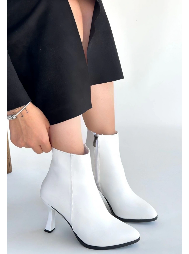 Mişha Beyaz Cilt Topuklu Bot