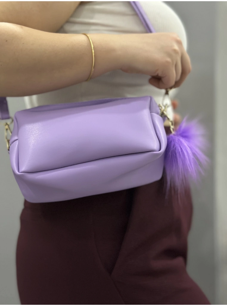 Ponpon mor cilt çanta