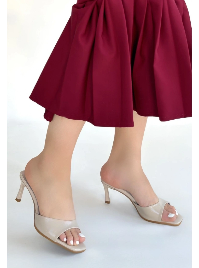 Ribay Bej Rugan Topuklu Terlik