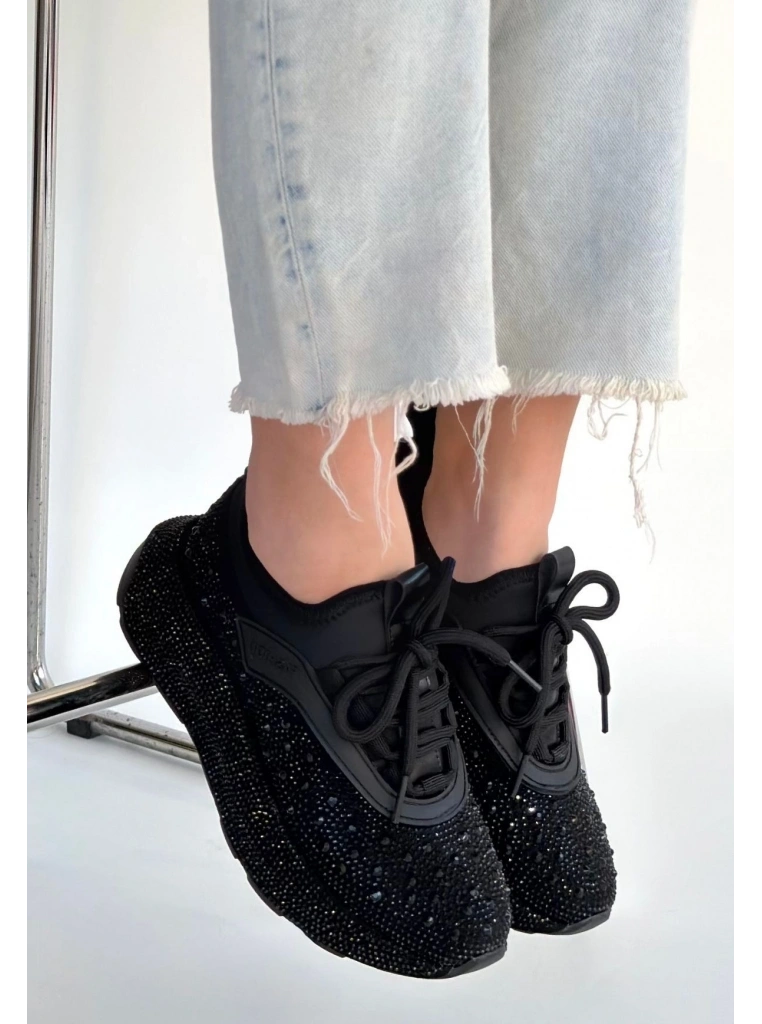 Rimay Siyah Cilt Boncuk İşlemeli Spor Ayakkabı