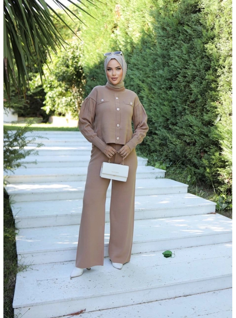 Taş düğmeli ikili triko takım vizon