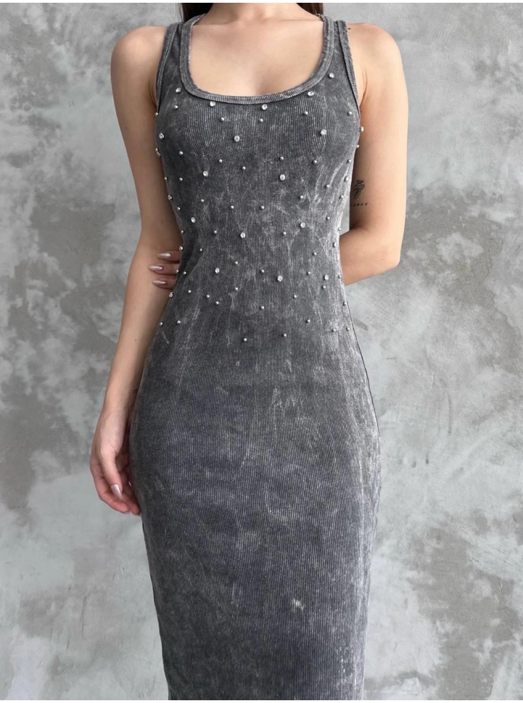 Taşlı askılı elbise