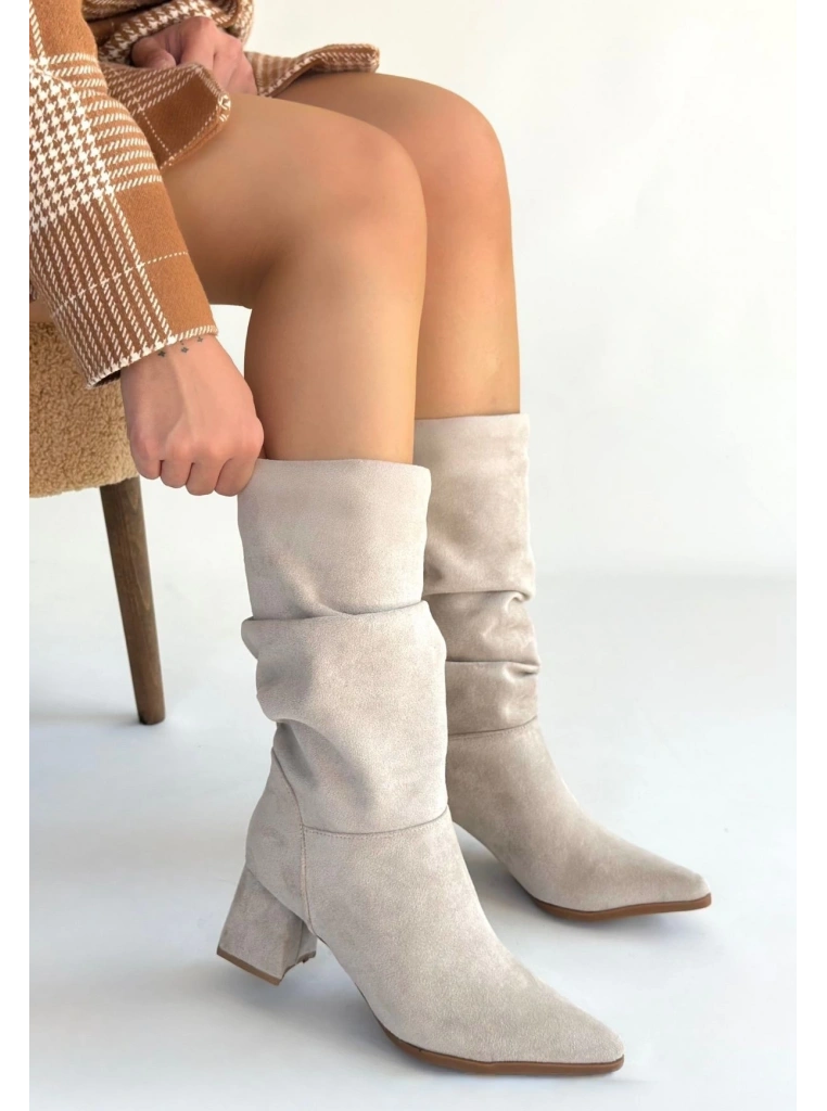 Titen Bej Süet Körüklü Topuklu Çizme