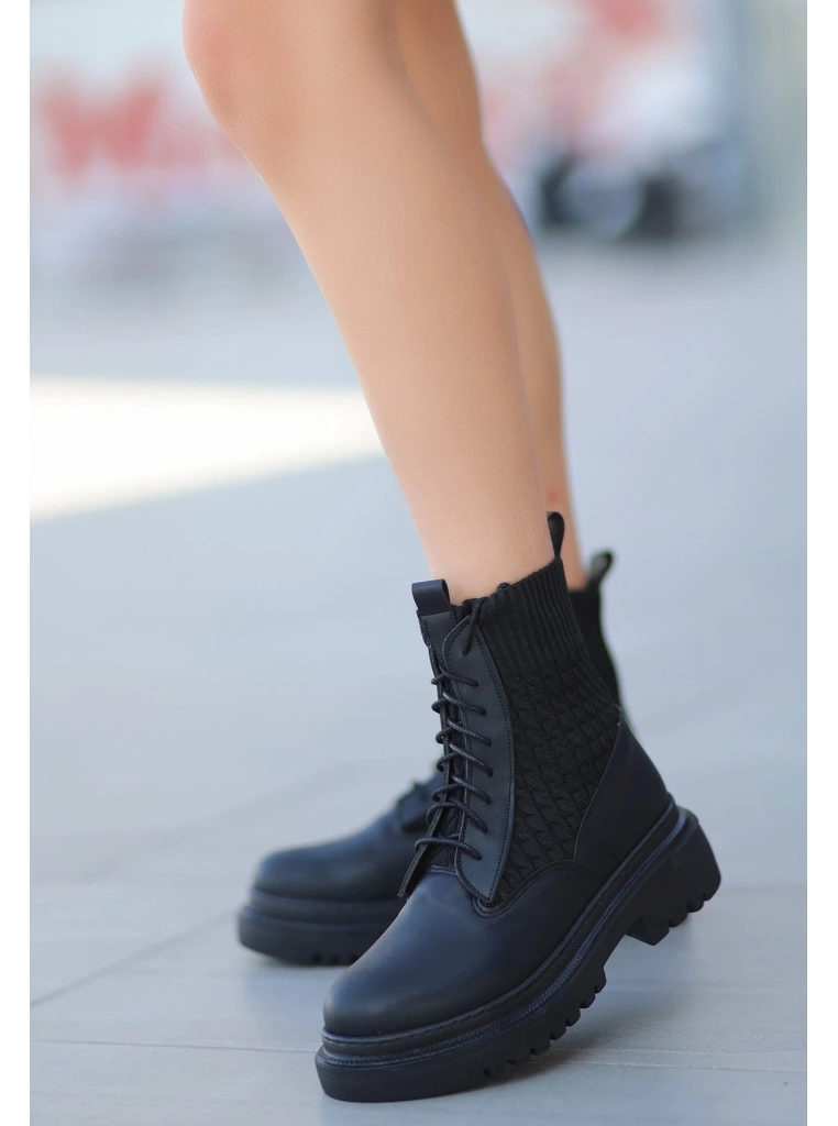 Utag Siyah Cilt Bağcıklı Bot