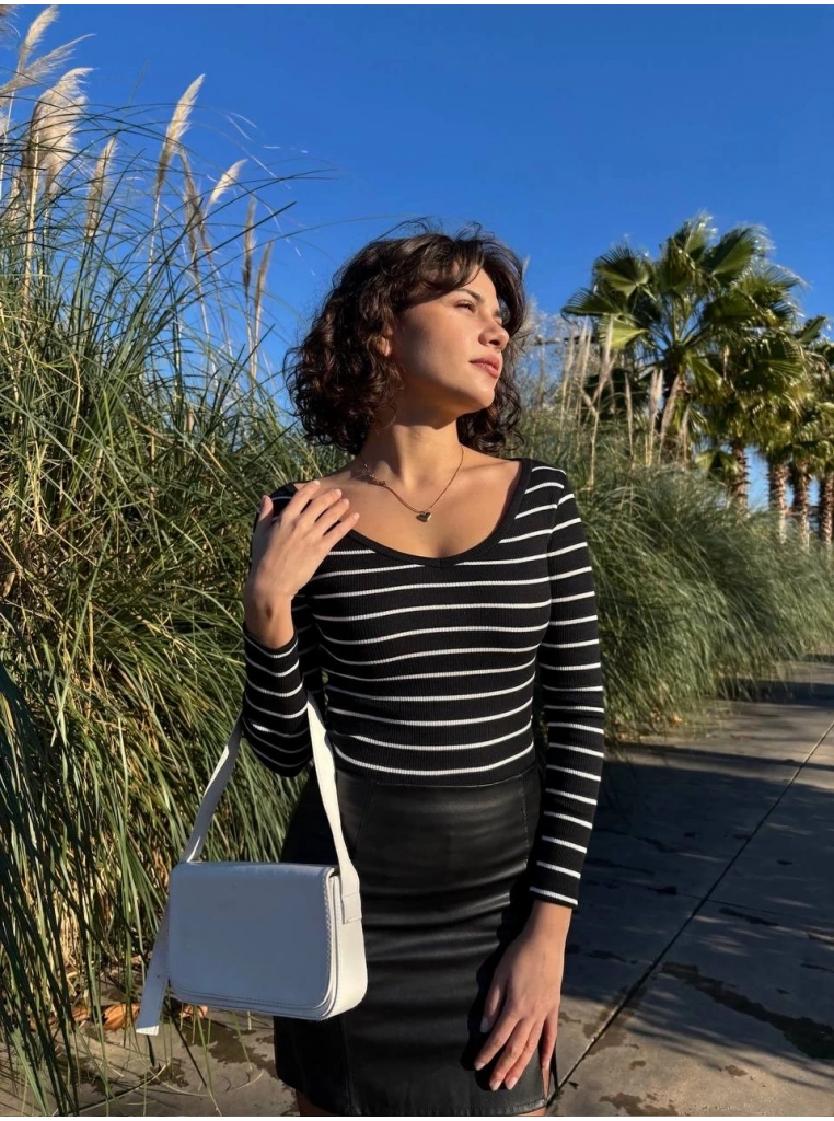 V yaka çizgili bluz siyah A3699