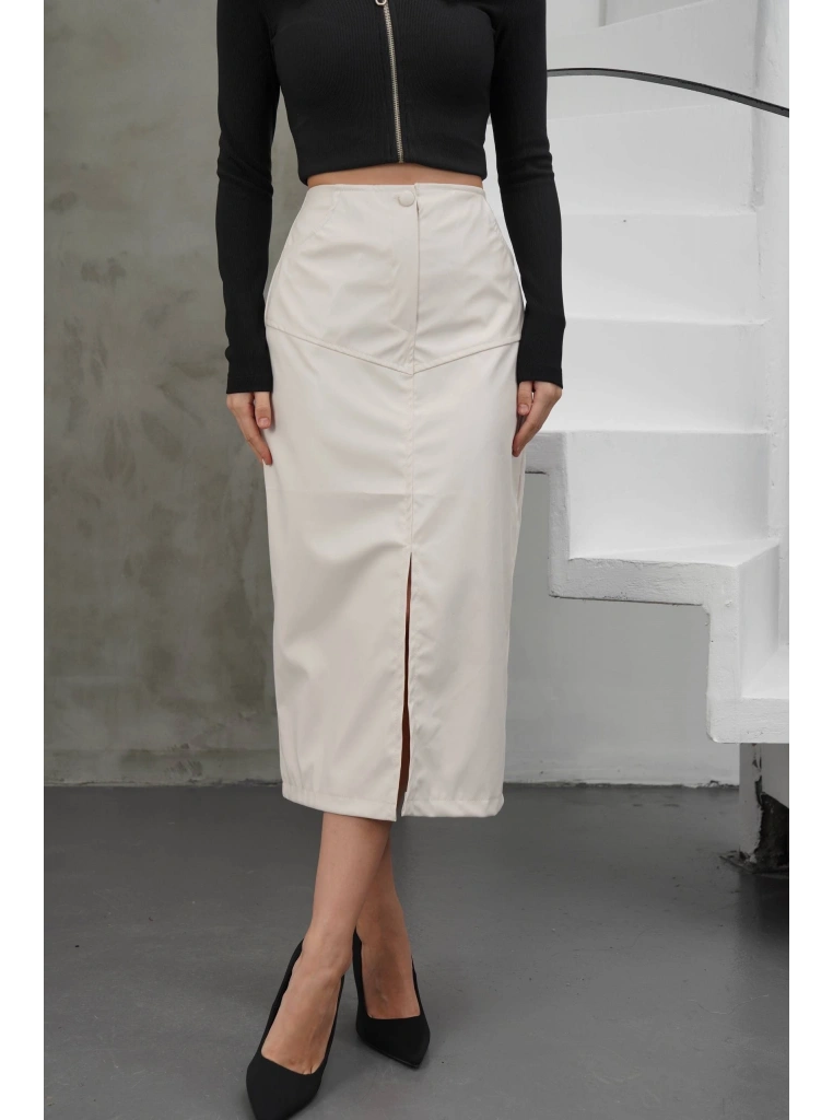 Yırtmaçlı uzun deri etek krem