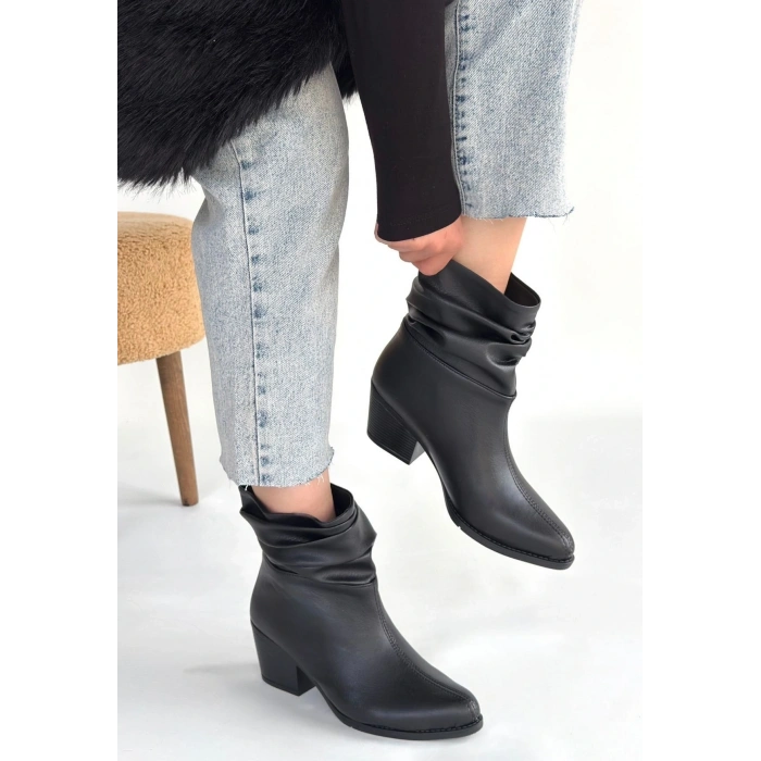 Lukana Siyah Cilt Topuklu Körüklü Bot