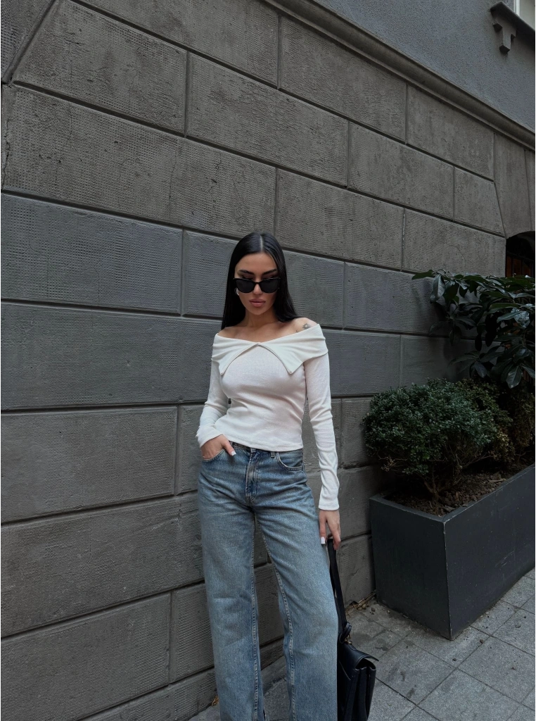 Kelebek yaka uzun kol bluz beyaz