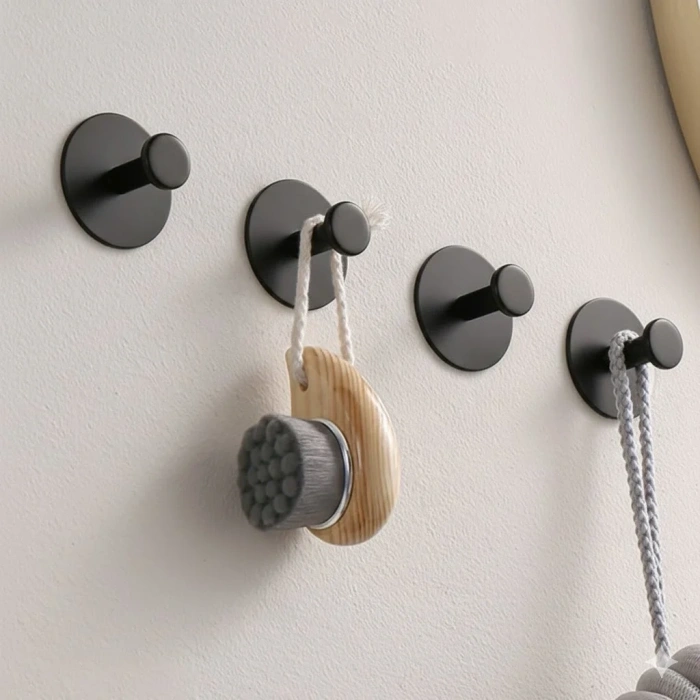 ASKILIK YAPIŞKANLI MANTAR YUVARLAK TEKLİ MAT SİYAH PAKETTE 4 ADET