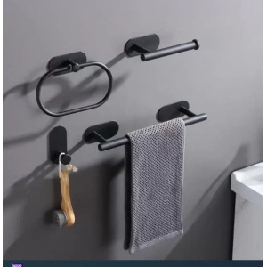 KENDİNDEN YAPIŞKANLI BANYO SETİ 4 LÜ MAT SİYAH