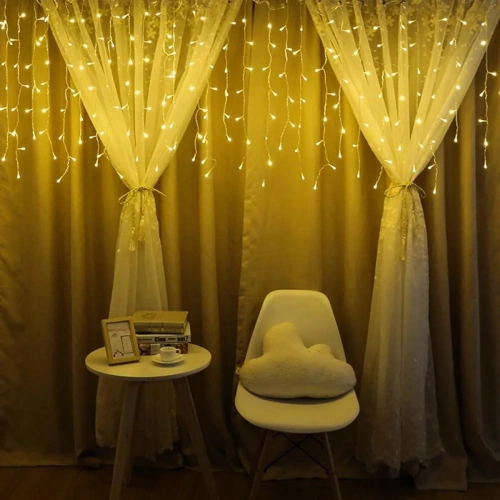 BiiShe® 8 Fonksiyonlu 16 Saçaklı Perde Led 3 x 1 (Günışığı)