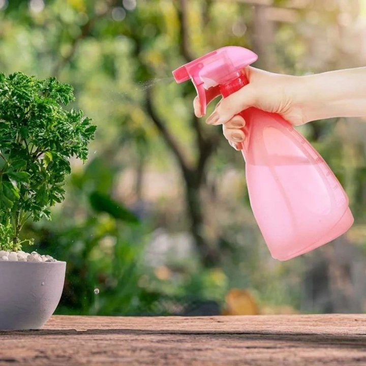BiiShe® Çok Amaçlı Fısfıs Çiçek Sulama Plastik Su Sprey Şişesi 700 ml TP-219