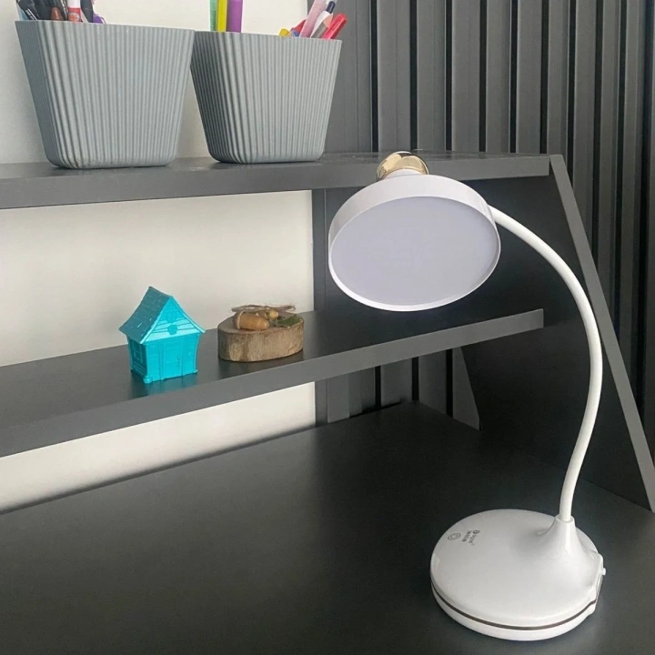 BiiShe® Dokunmatik 3 Farklı LED Işıklı Çalışma Masası Üstü Lamba