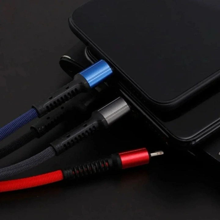 BiiShe® Işıklı Anahtarlık Model 3 in 1 USB Çıkışlı MİKRO,TYPE-C ve İphone Uyumlu Şarj Kablosu