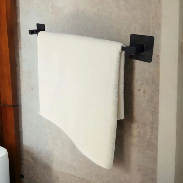 BiiShe® Kendiliğinden Yapışkanlı Siyah Çubuk Havluluk