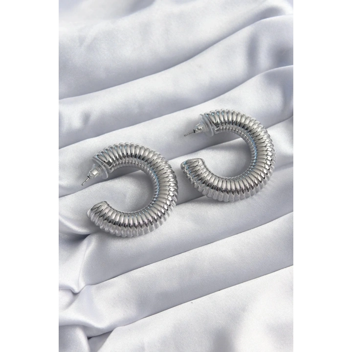 Mey İthalat® Pirinç Gümüş Renk İşleme Halka Model Kadın Küpe