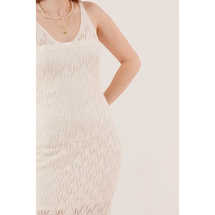 Ajurlu V Yaka Püskül Detaylı Krem Elbise