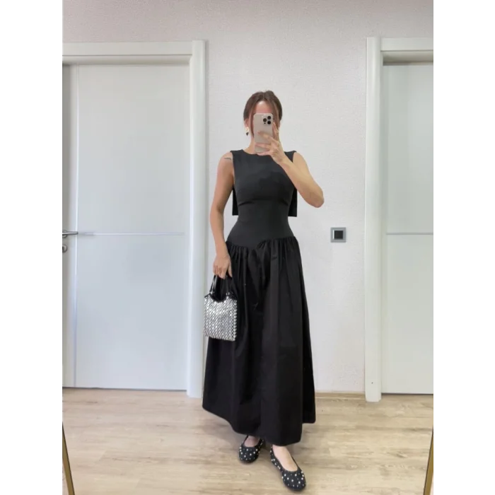 Arkası Kanatlı Uzun Elbise- Siyah