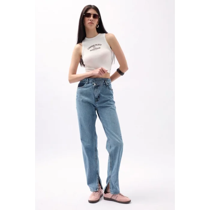 Asimetrik Bel Paça Yırtmaçlı Jean