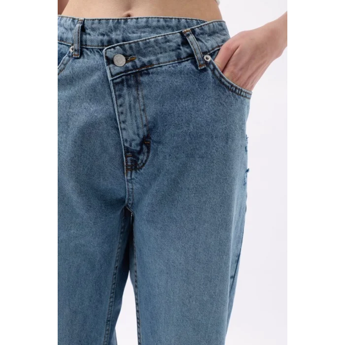 Asimetrik Bel Paça Yırtmaçlı Jean