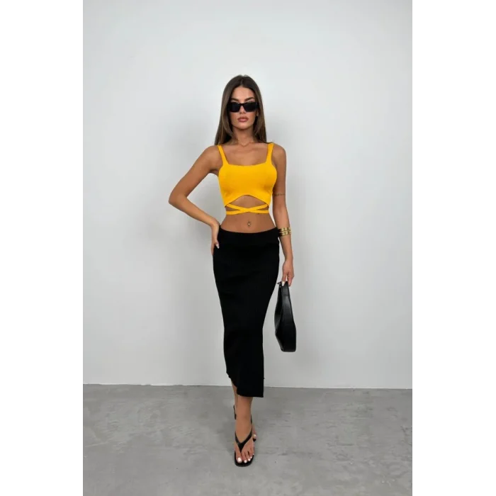 Bel Bağcıklı Crop Bluz