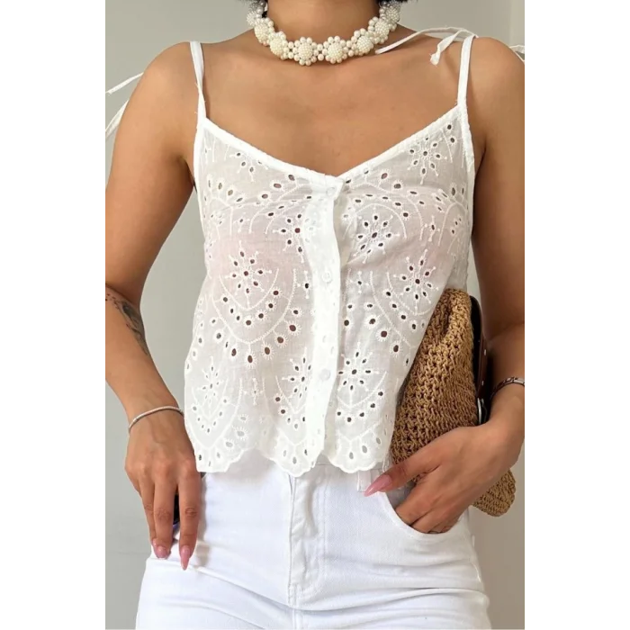 Beyaz Bağcıklı Brode Bluz