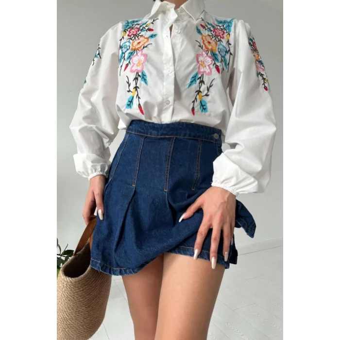 Beyaz Çiçek Nakışlı Gömlek