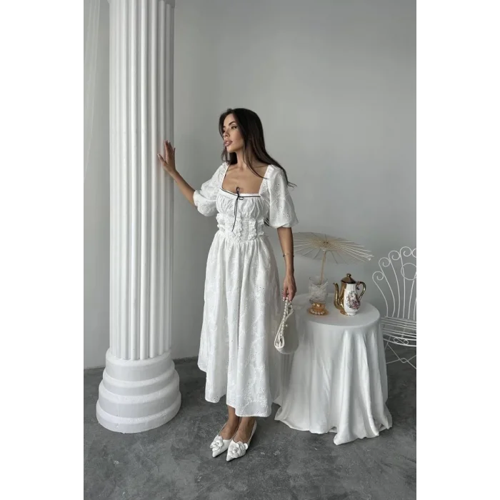 Beyaz Dantel Detaylı Brode Elbise
