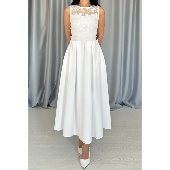 Beyaz Önü Dantel Detaylı Kemerli Elbise