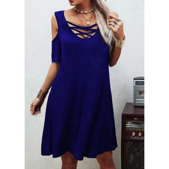 Dekolteli Bağcık Detay Viskon Kumaş Elbise