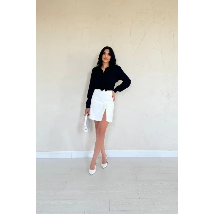 Ekru Yırtmaçlı Gül Detaylı Mini Etek