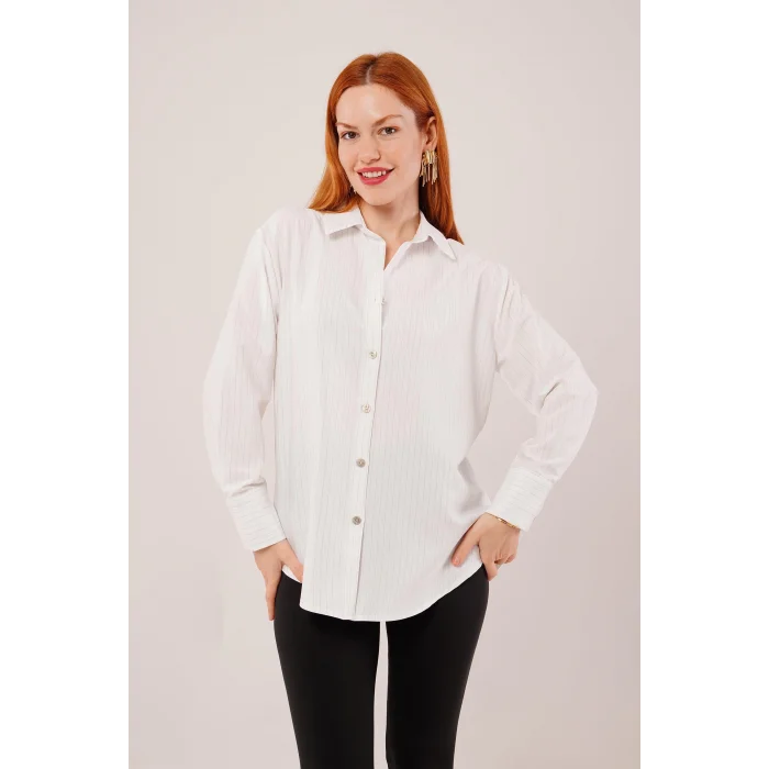 İnce Çizgi Detaylı Beyaz Gömlek
