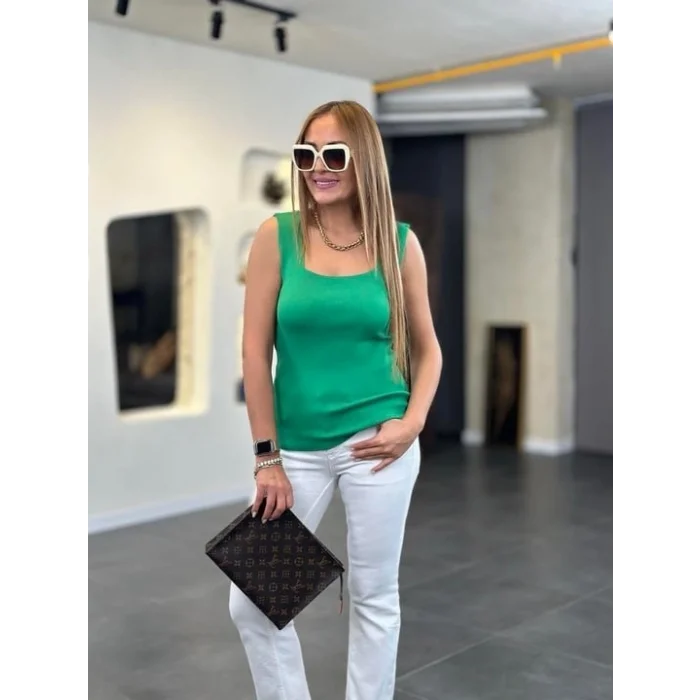 Kadın Kare Yaka Kalın Askılı Beyaz Triko Bluz