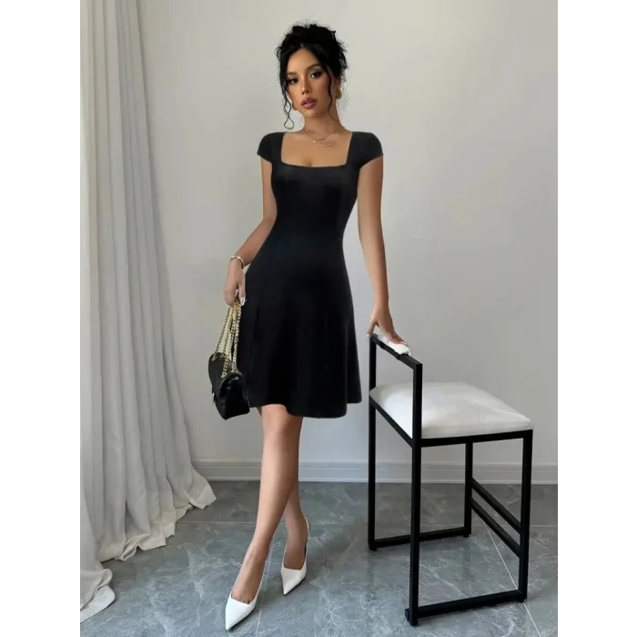 Kadın Kısa Kollu Geometrik Yakalı Janjan Krep Elbise