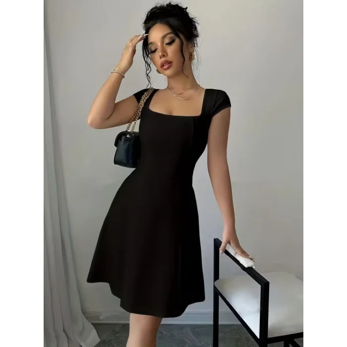 Kadın Kısa Kollu Kare Yakalı Kısa Ithal Krep Elbise
