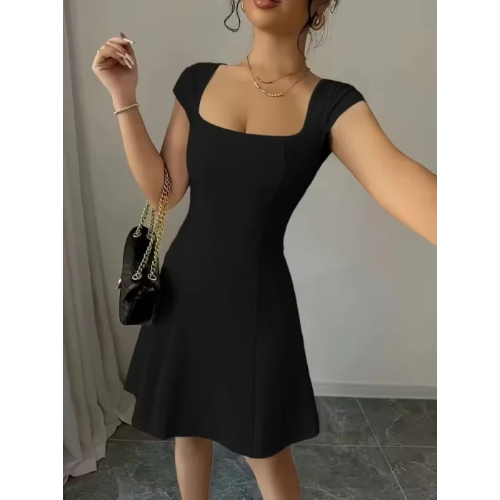 Kadın Kısa Kollu Kare Yakalı Kısa Ithal Krep Elbise