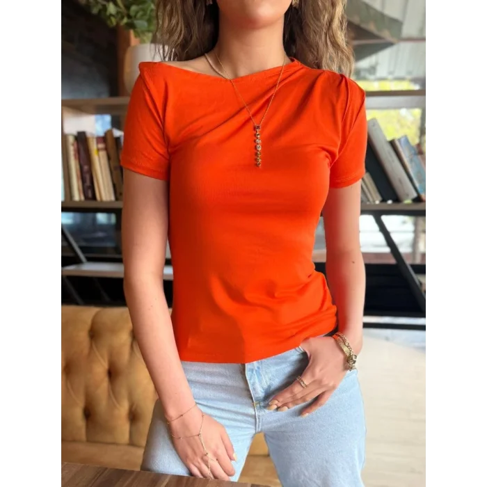 Kadın Kısa Kollu Tek Omuzu Açık Büzgülü Viskon Bluz