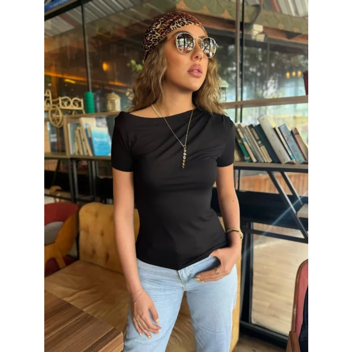 Kadın Kısa Kollu Tek Omuzu Açık Büzgülü Viskon Bluz