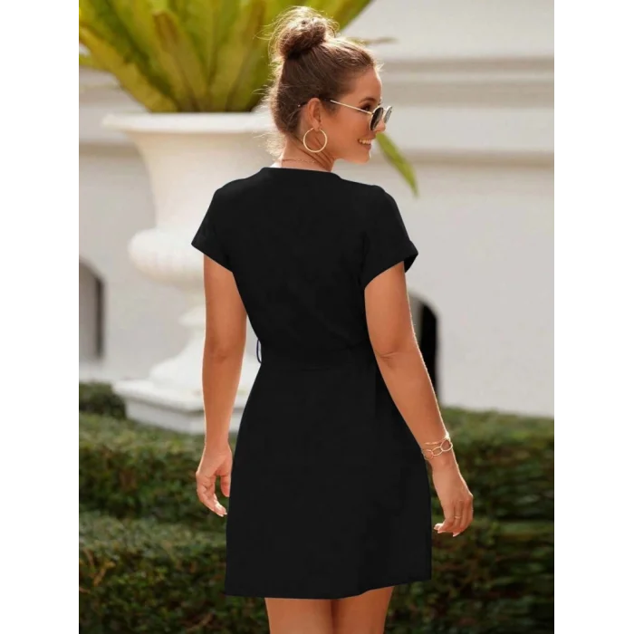 Kadın Kısa Kollu V Yakalı önden Düğmeli Belden Kuşaklı Cepli Sofya Elbise